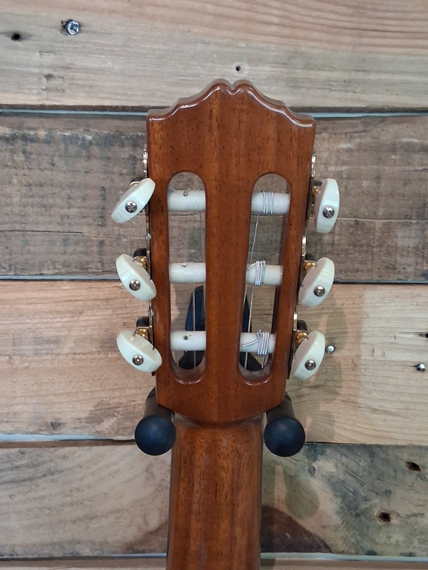 Salvador Cortez CS-220, Fichte/Palisander vollmassiv, 48mm Sattelbreite, second hand