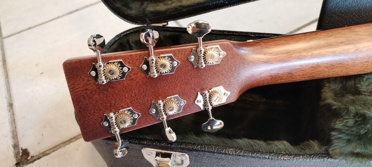 Martin 000 Cherry Hill Limited Edition