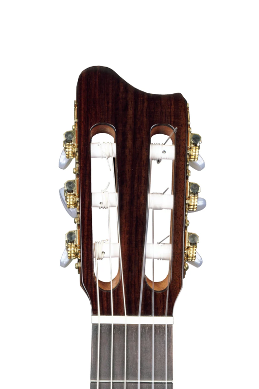 Amano 8A, Fichte / Ovangkol vollmassiv, Monitorschallloch, made in Spain