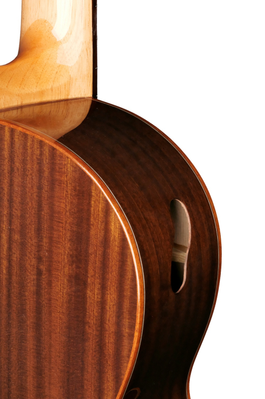 Amano 6C-SN, Zeder massiv / Mahagoni, 48mm Sattelbreite, made in Spain
