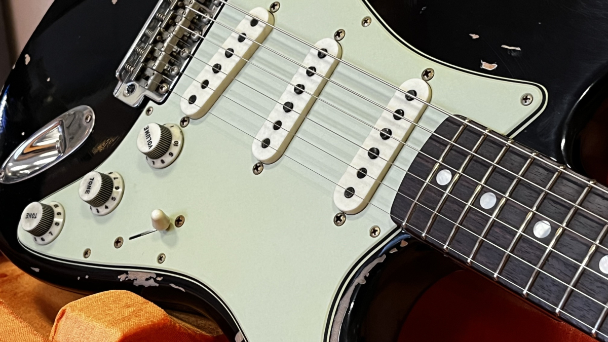 Fender 2026 Custom Shop, Michael Landau Signature 1968 Stratocaster, Round-Laminated Rosewood, Black
