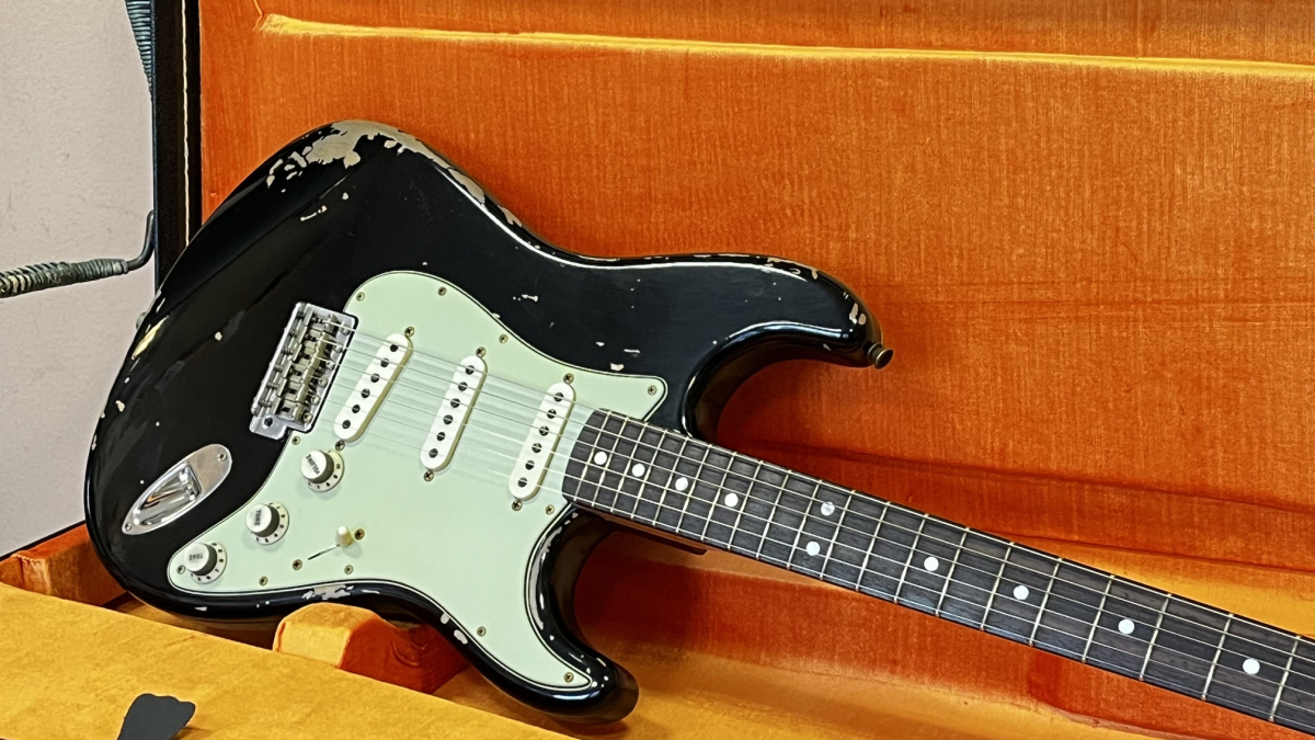 Fender 2026 Custom Shop, Michael Landau Signature 1968 Stratocaster, Round-Laminated Rosewood, Black