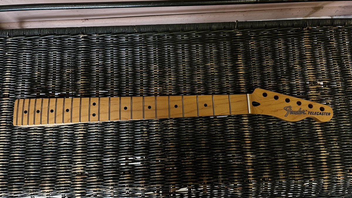 Fender Deluxe Series Telecaster Neck ,  22 Narrow Tall Frets, 12 Radius, C Profile