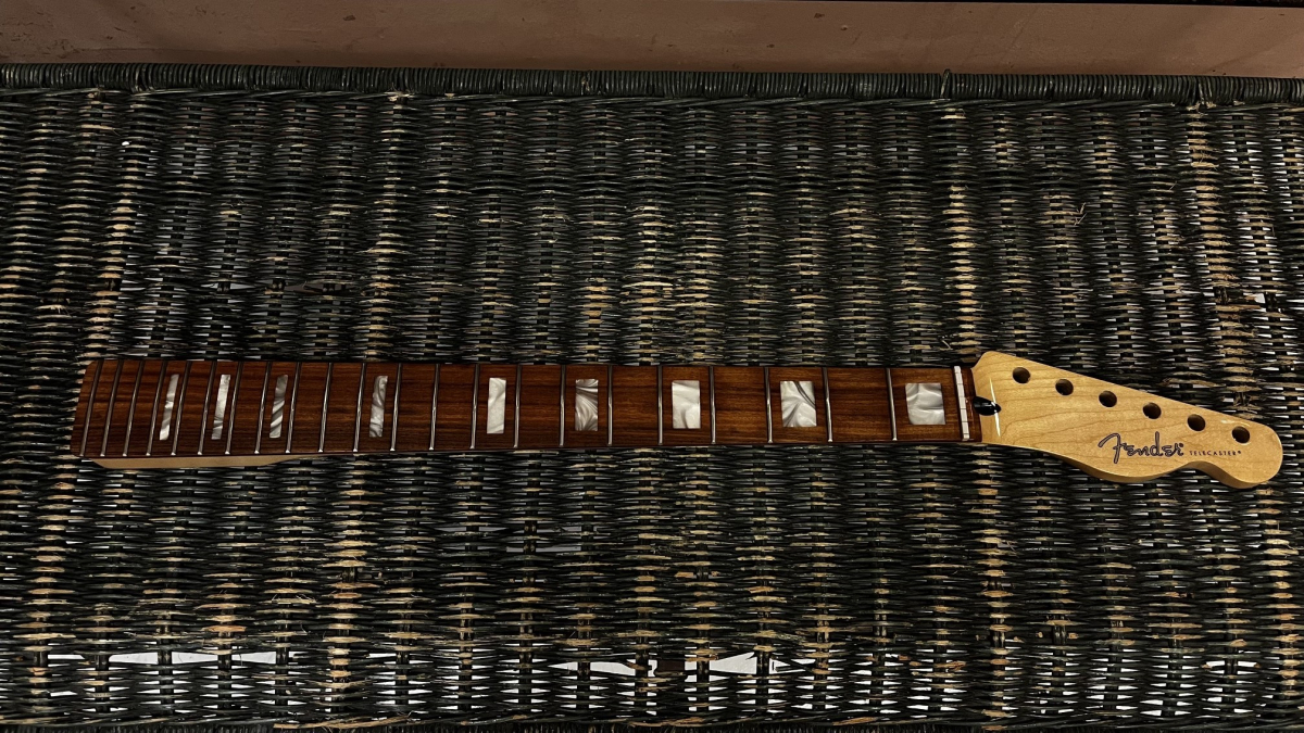 Fender Player Series Telecaster Pau Ferro Neck, Block Inlays, 22 Medium Jumbo Frets, 9.5,Modern C