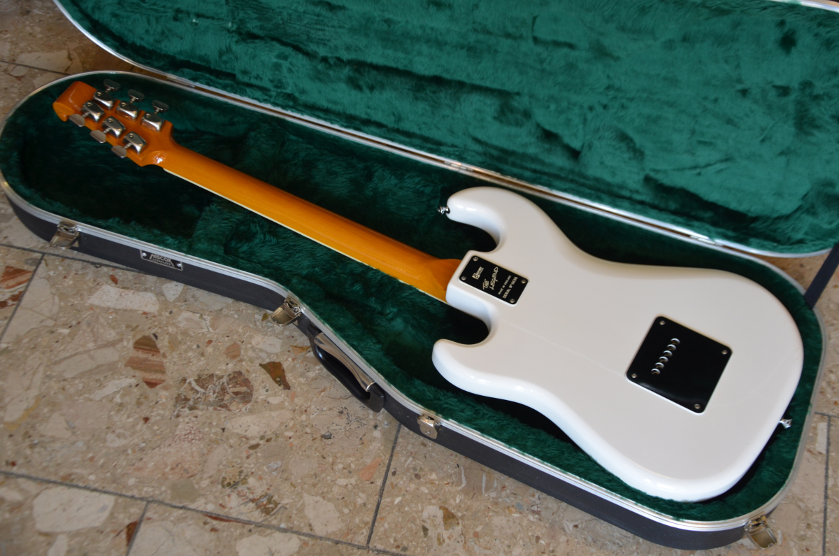 Burns Legend Deluxe Bj 2002 Made in England orig.Case