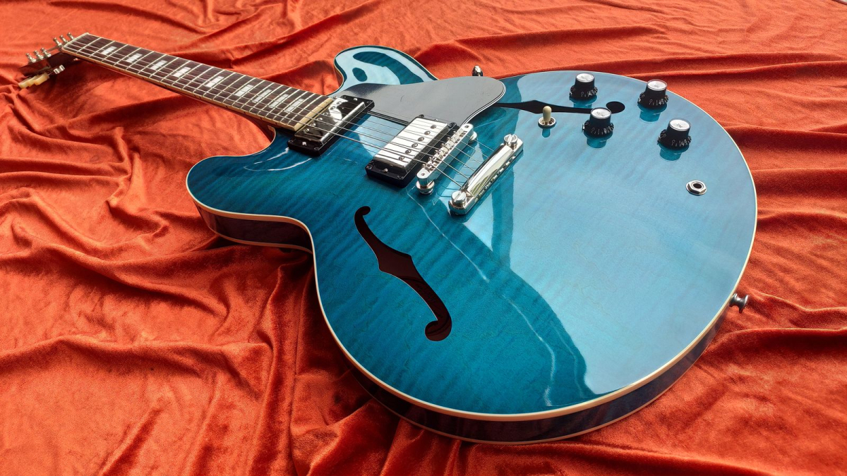 Gibson ES-335 Figured Ocean Water Perimeter 2nd Hand * Demomodell *