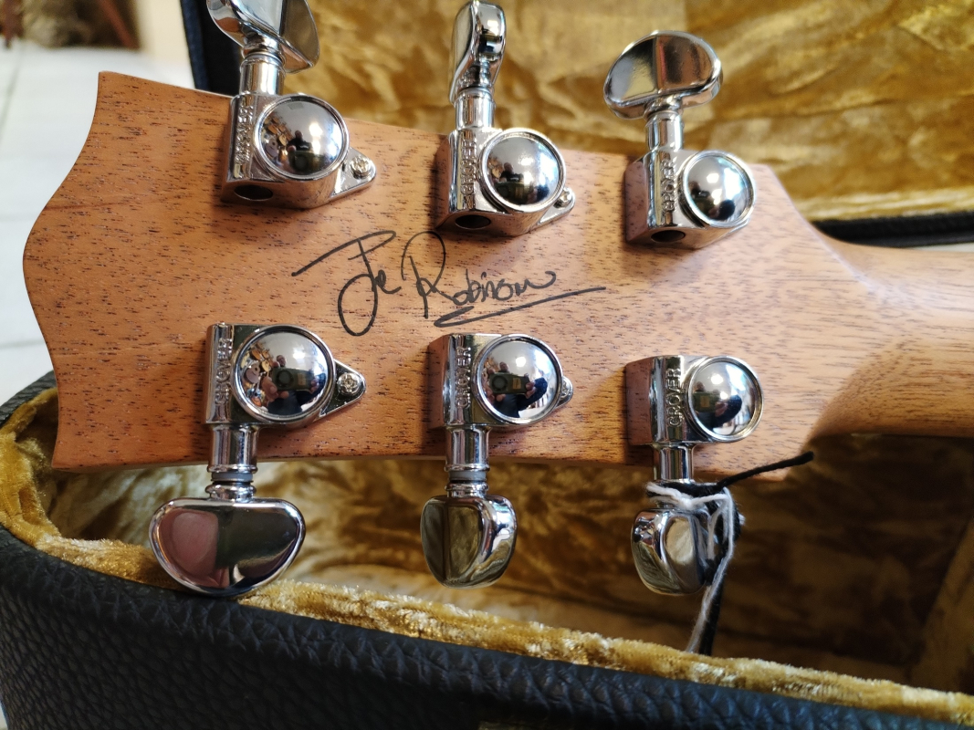 Maton EBG-808C Joe Robinson Signature