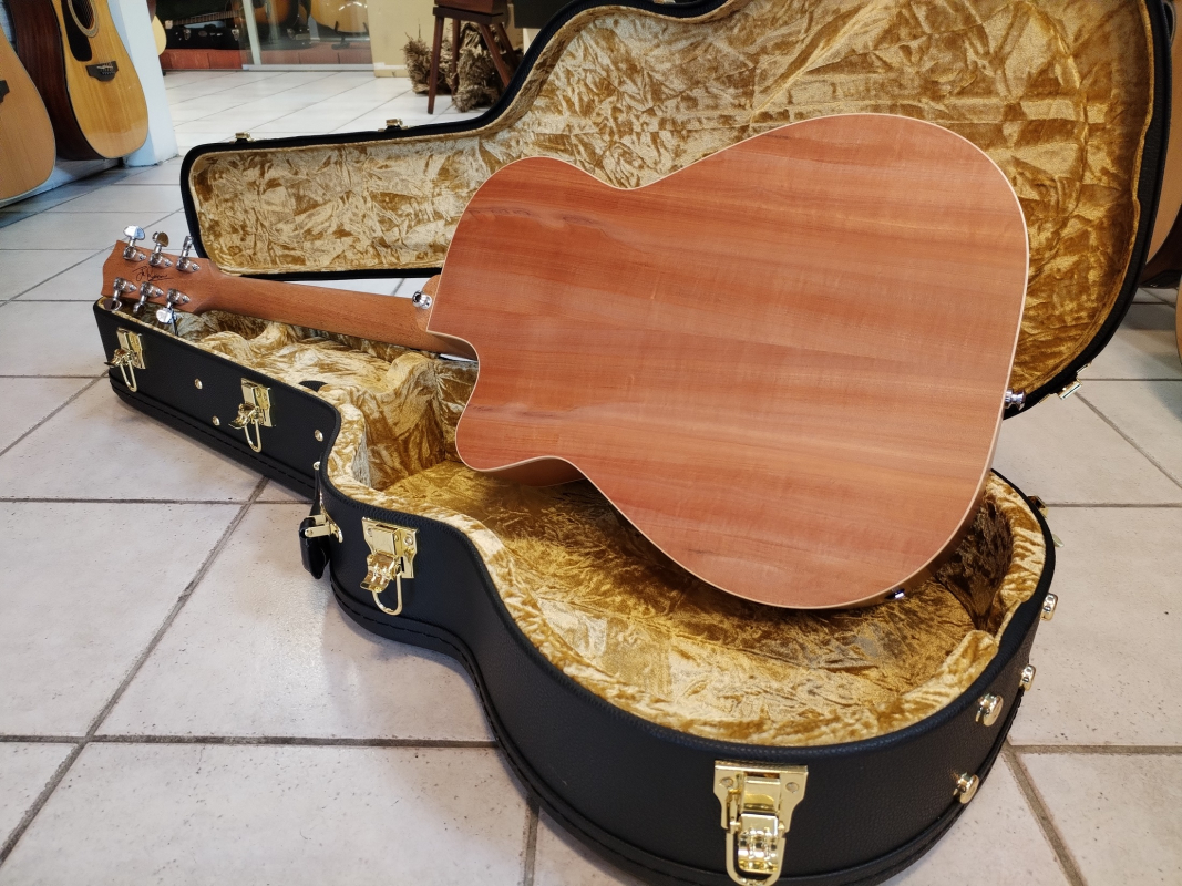 Maton EBG-808C Joe Robinson Signature