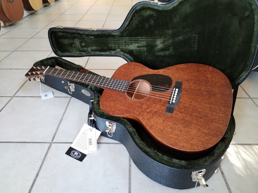 Martin 000-17