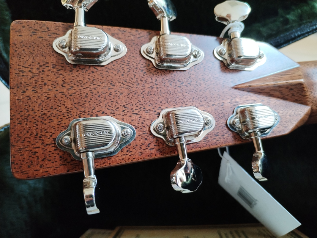 Martin D-28 Billy Strings Signature