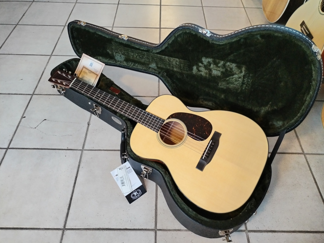 Martin 00-18