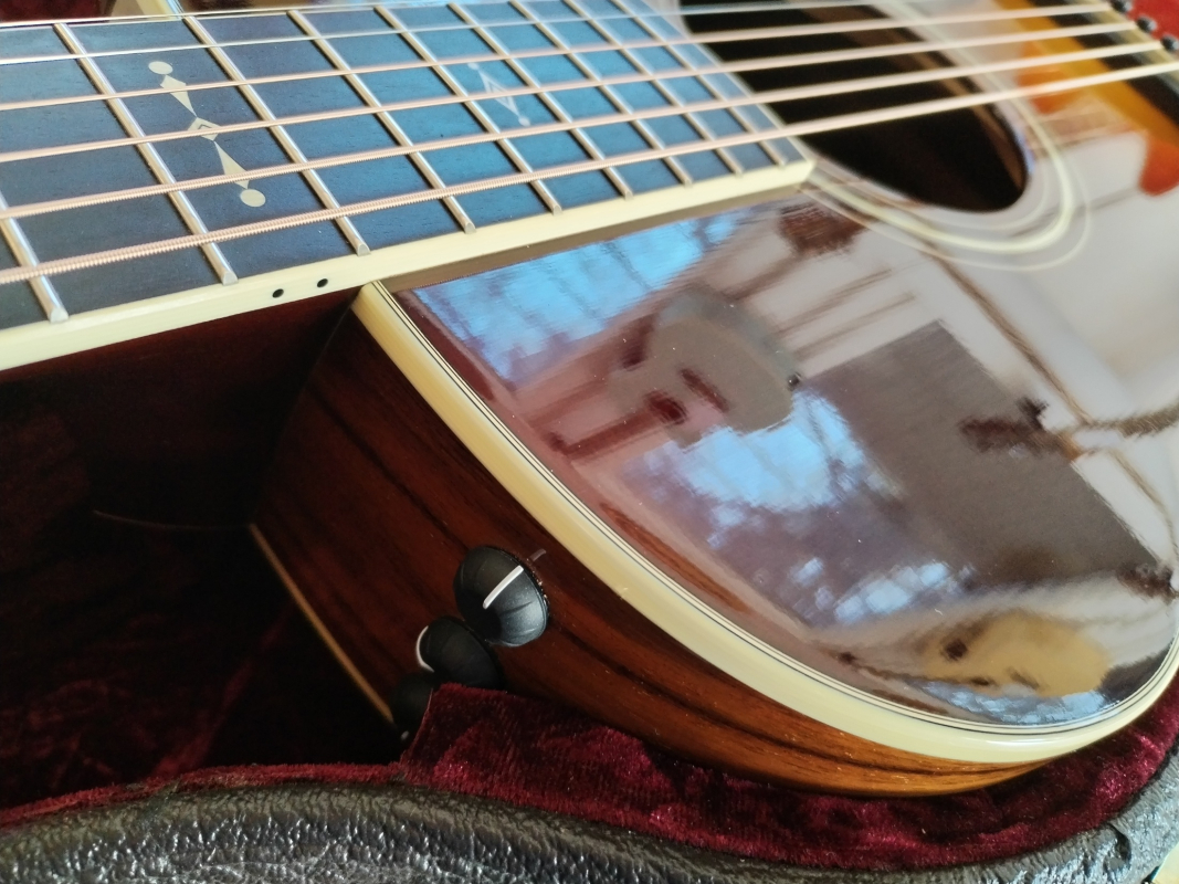 Taylor 712e 12 fret second hand incl.Case