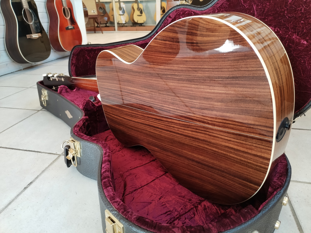 Taylor 712e 12 fret second hand incl.Case