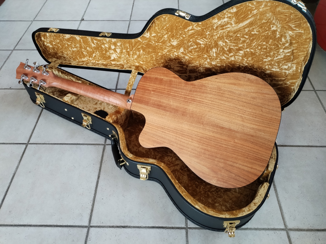 Maton EBW-808C Blackwood Serie