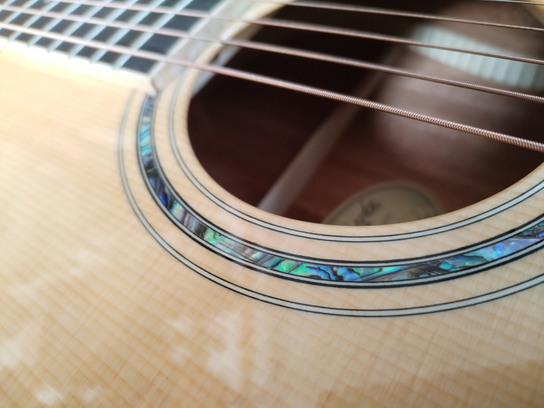 Larrivee D-05 second hand incl. Case