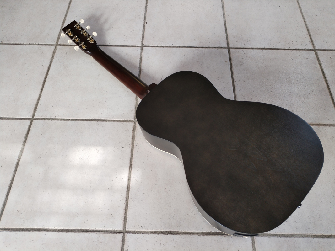 Art & Lutherie Roadhouse faded black A/E *Demomodell*