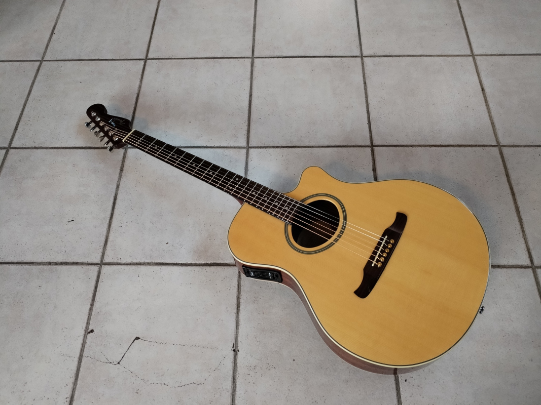 Fender Cameron made in Korea second hand