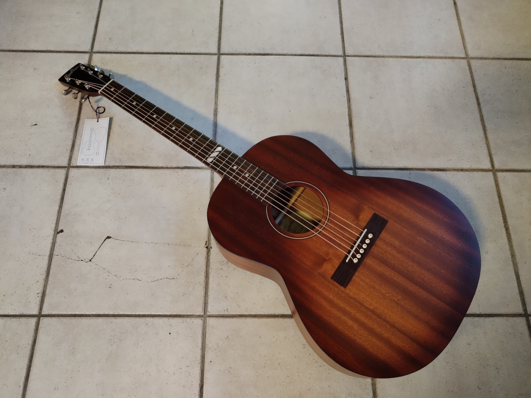 Godin Mahogany Folk Ltd Rustic burst A/E second hand