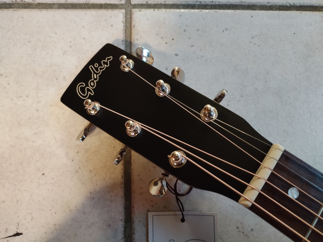 Godin Mahogany Folk Ltd Rustic burst A/E second hand