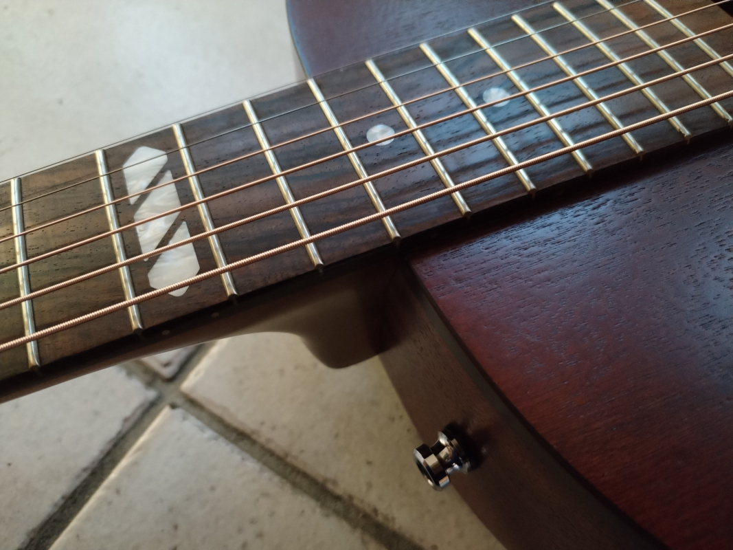 Godin Mahogany Folk Ltd Rustic burst A/E second hand