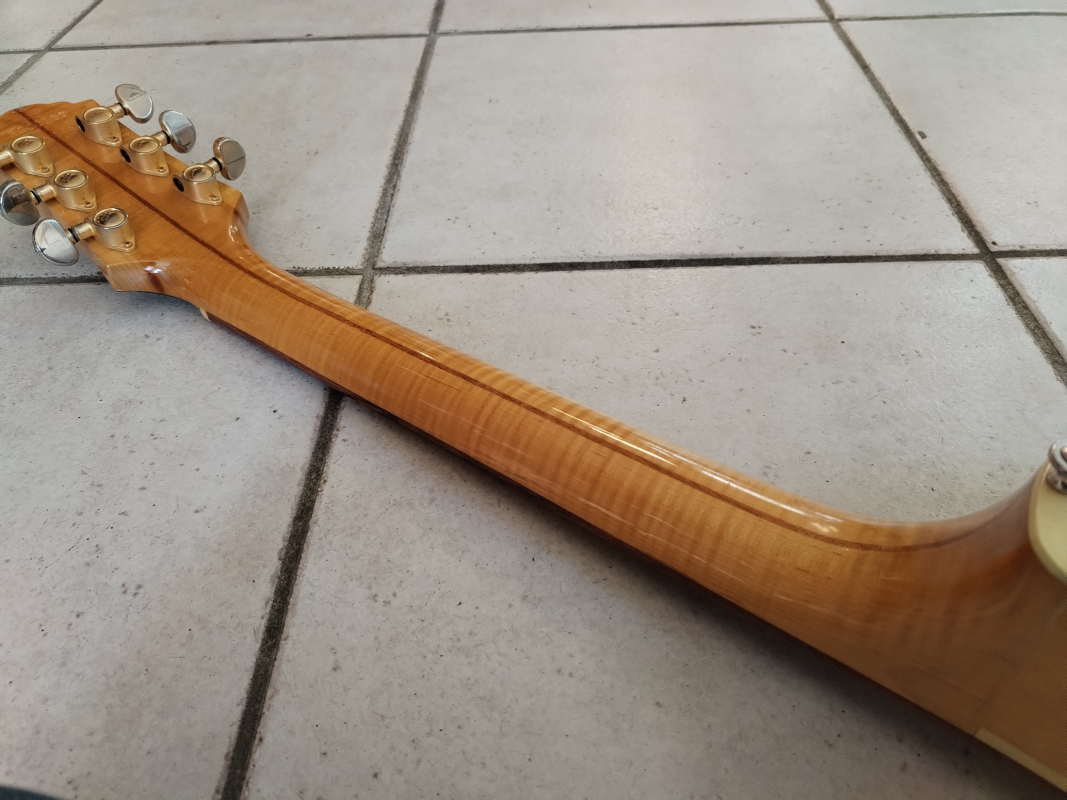 Guild F30CE second hand made in USA