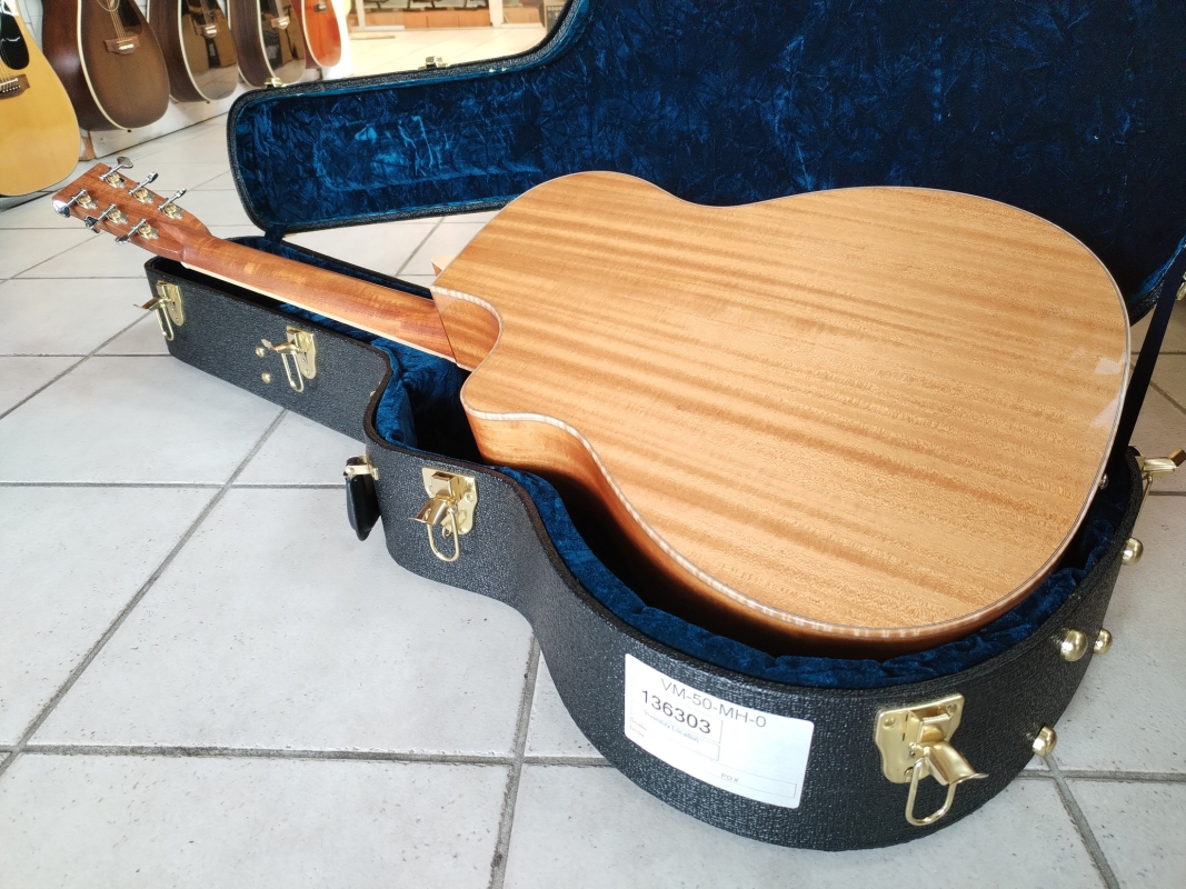 Larrivee OMV-50 Mahagoni Traditional