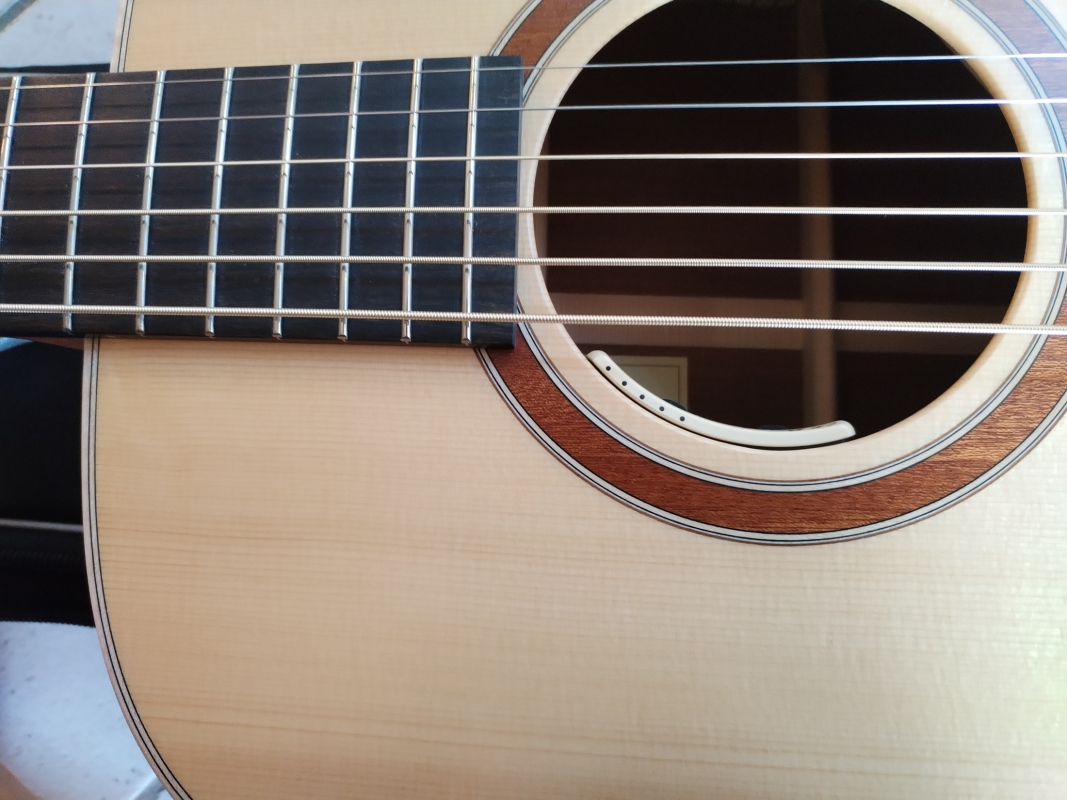 Lakewood J-14 Bariton Demomodell zum Sonderpreis