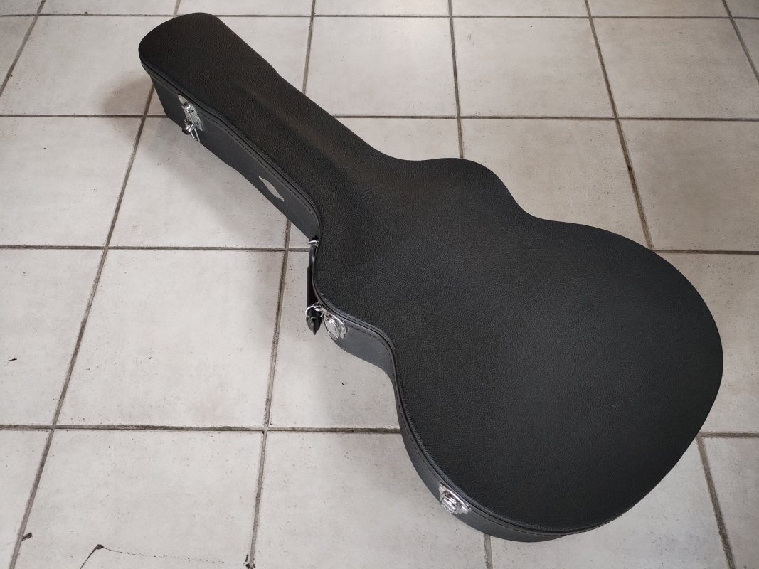 Taylor GA Grand Auditorium Case second hand