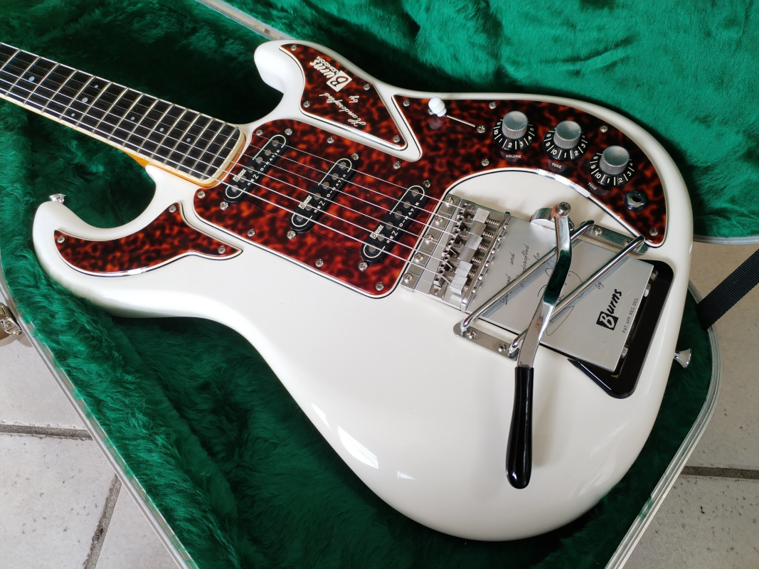 Burns Hank Marvin The Legend Bj 2002 Made in England orig.Case