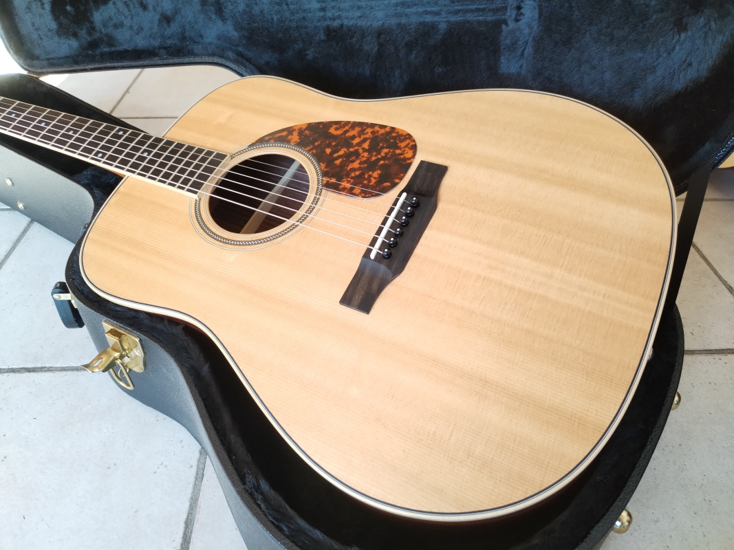 Larrivee D-03R second hand