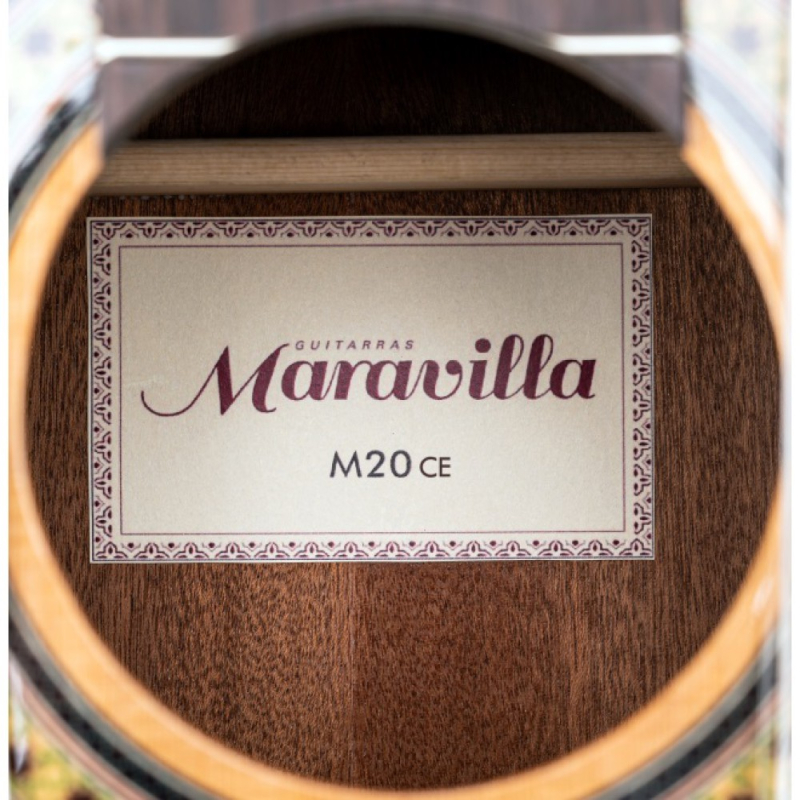 Maravilla M20-CE, Zeder massiv / Sapeli, Cutaway, Tonabnehmer
