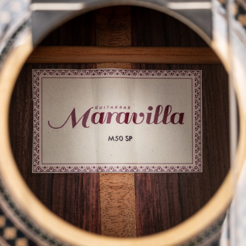 Maravilla M50-CE Crossover, Fichte oder Zeder massiv / Palisander, Pickup / Cutaway