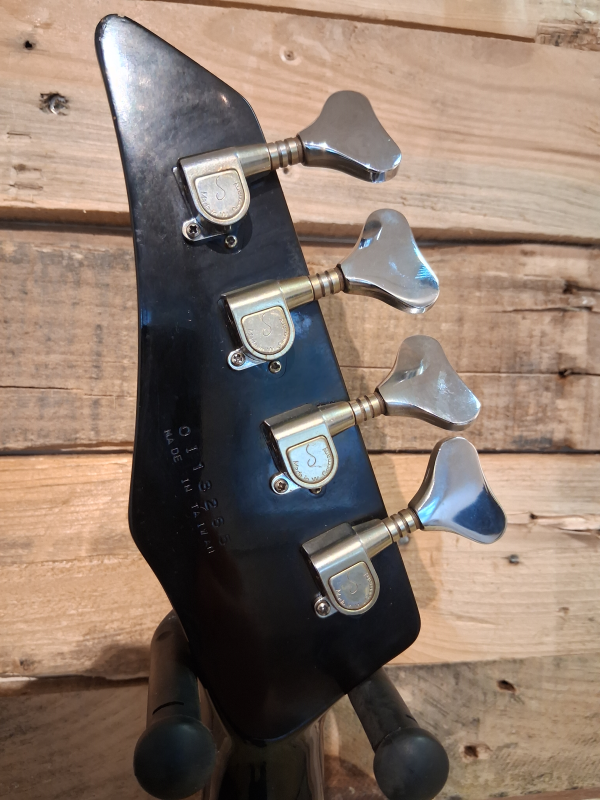 Yamaha RBX200 BASS*rare model is top quality made in 2000 in Taiwan/not red China!*red body/black neck