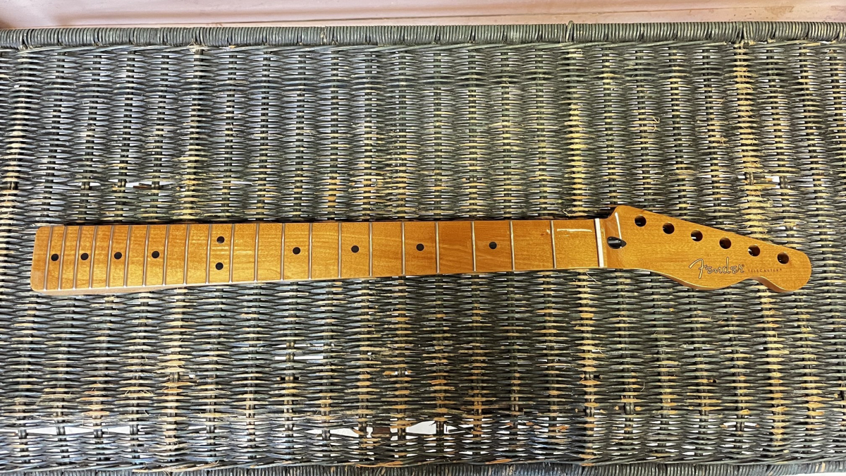 Fender Roasted Maple Telecaster Neck, 21 Narrow Tall Frets, 9,5 Radius,  C Profile
